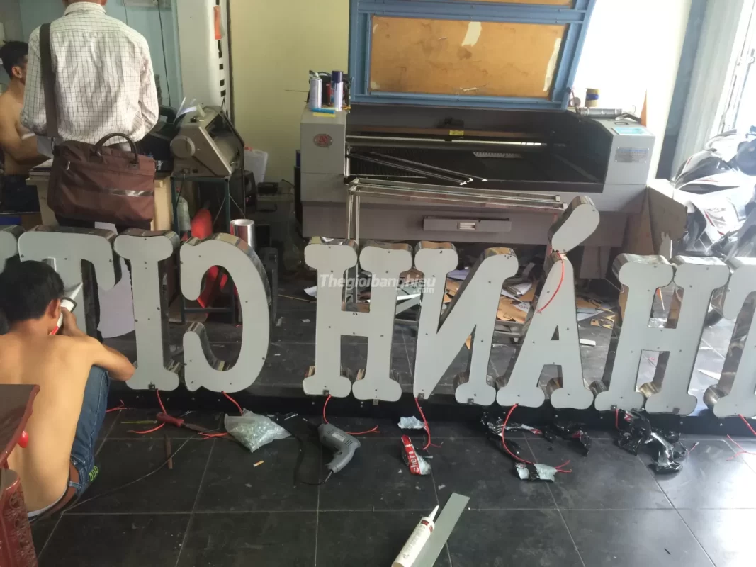 Thiết kế – thi công bảng hiệu