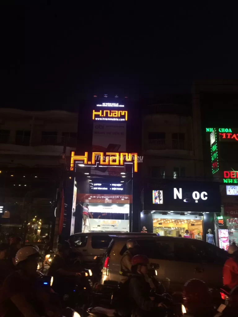 Thi công bảng quảng cáo hệ thống HNAM Mobile