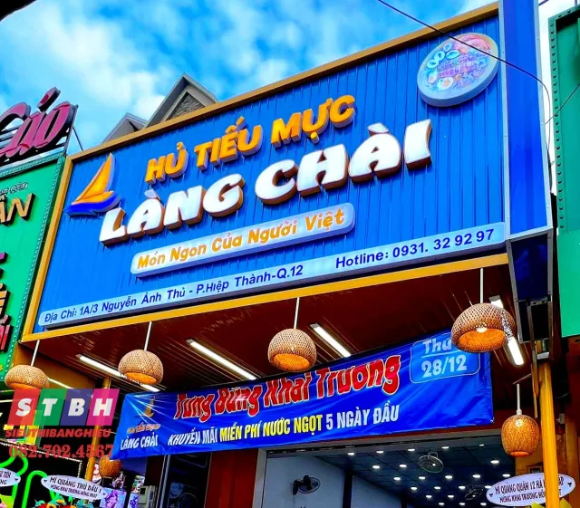 Bảng quảng cáo: Chọn đúng vật liệu, đúng mặt tiền, đúng cách nhìn từ xa